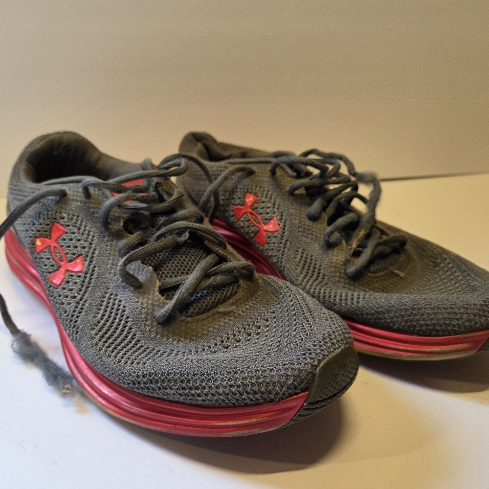 Under Armour UA Men Liquify Marathon Running Shoe Sneakers Gray/Red Size US 8.5